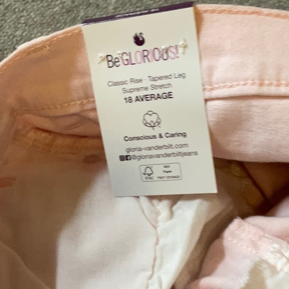 Gloria Vanderbilt Amanda Jeans - Picture 3 of 5